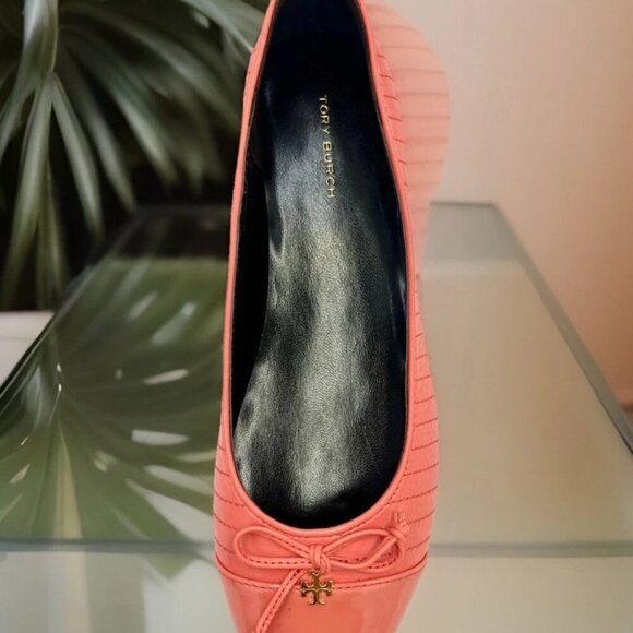 TORY BURCH WOMEN'S CAP-TOE QUILTED BALLET GOAT/PATENT LEATHER CORAL CRUSH....... - Picture 5 of 9